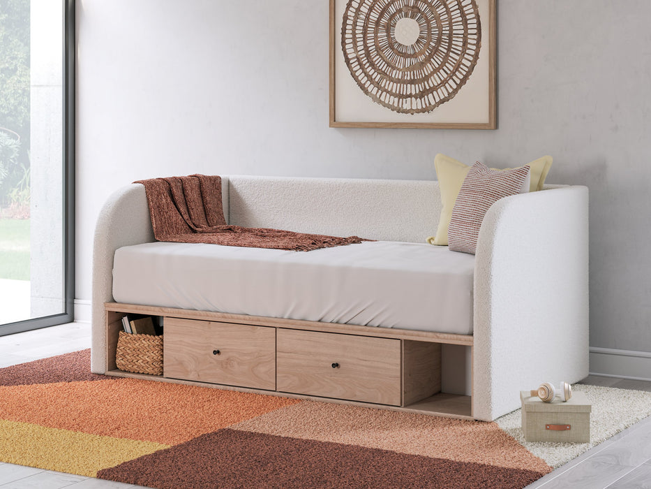 Arloster Upholstered Bed - Visions in Furniture (La Mirada, CA)