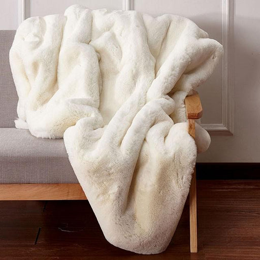 Caparica Off White Throw, Off White - Visions in Furniture (La Mirada, CA)