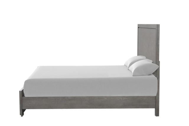 Crowthorne E.King & Queen Bed Grey & White - Visions in Furniture (La Mirada, CA)