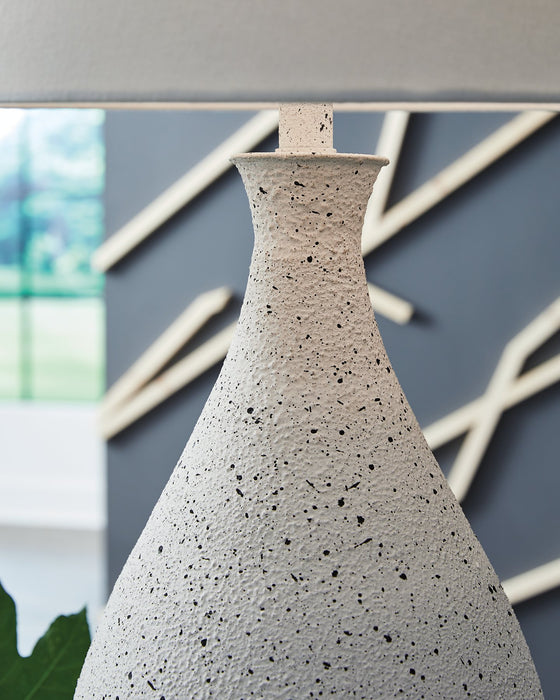 Wyattford Table Lamp - Visions in Furniture (La Mirada, CA)