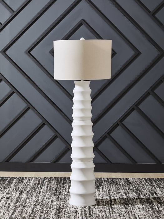 Veraleigh Floor Lamp - Visions in Furniture (La Mirada, CA)