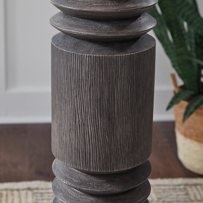 Fainwell Floor Lamp - Visions in Furniture (La Mirada, CA)