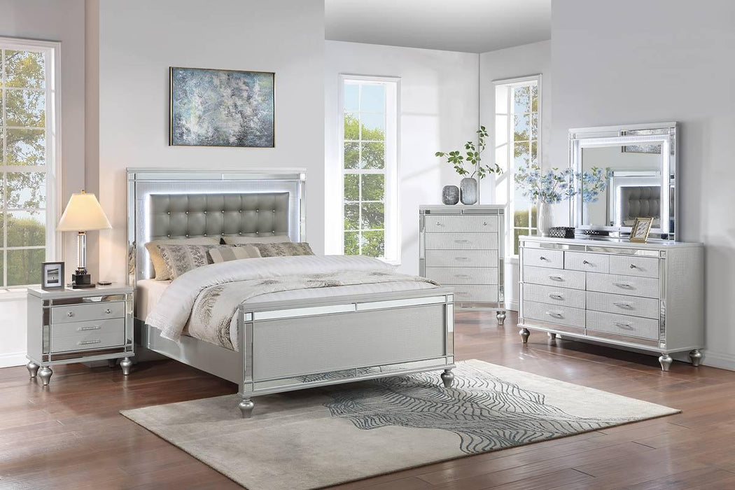 Hothan Queen Bed in Silver